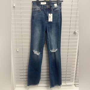 NWT Judy Blue Distressed knee straight den 1/25 Rn#116380#146